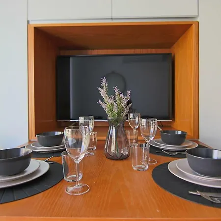 Phaedrus Living Seaside Luxury Flat Athina 123 아파트 파포스